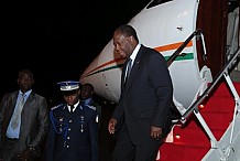 Ouattara de retour à Abidjan après un séjour au Nigéria et au Togo